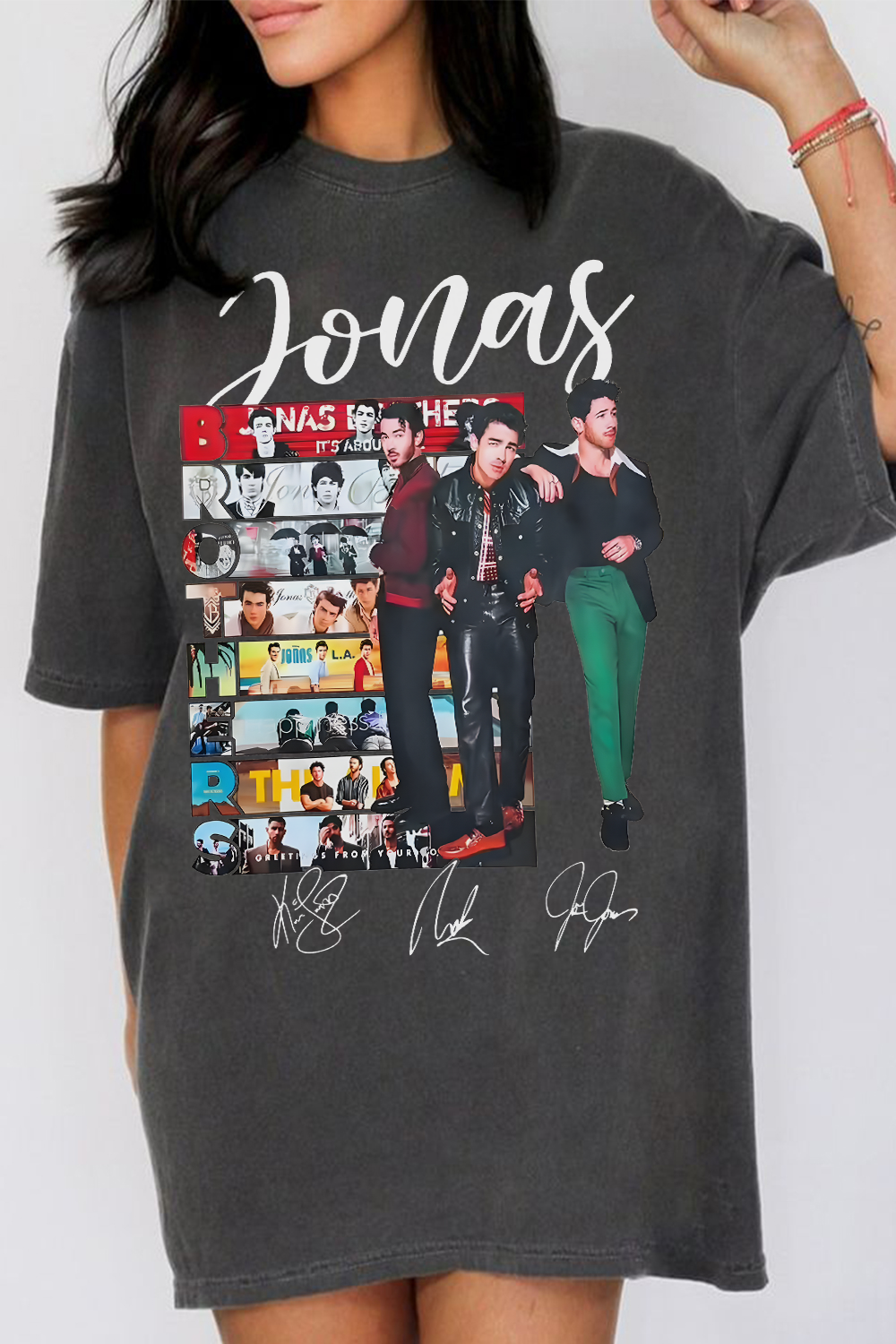 JONAS BROTHERS T-shirt